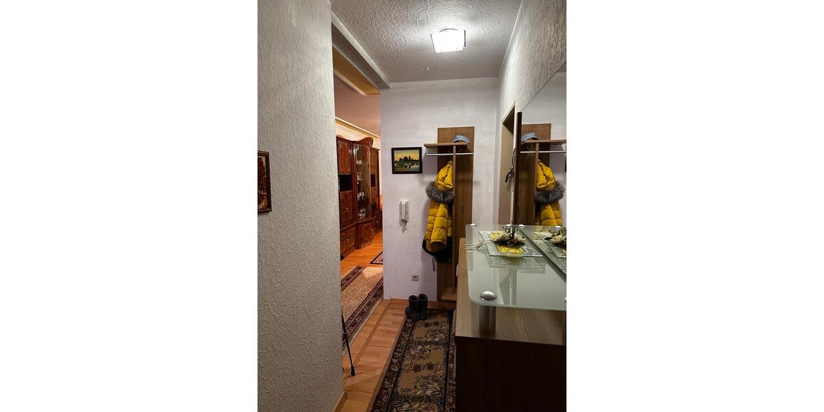 3-ZKB im Erdgeschoss mit Balkon und EBK 3.5 zimmer