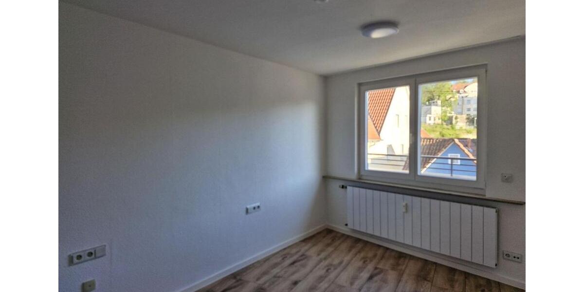 Einfamilienhaus Backnang - 3 Zimmer, 93 m&sup2;, 1.100&euro; | Angebot:27625140