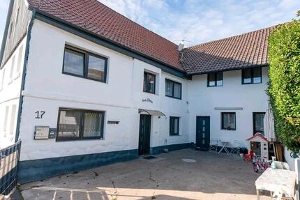 Haus Gundelsheim - 9 Zimmer, 300 m&sup2;, 350.000&euro; | Angebot:26488993