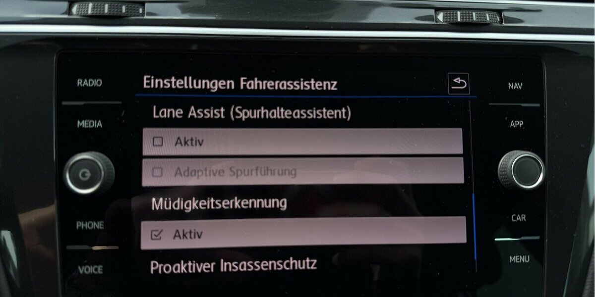 VW Tiguan 1.4 TSI BMT ´´Sound´´ Navi ACC AHK 100.000 km 16.990 &euro; Neckarsulm 74172