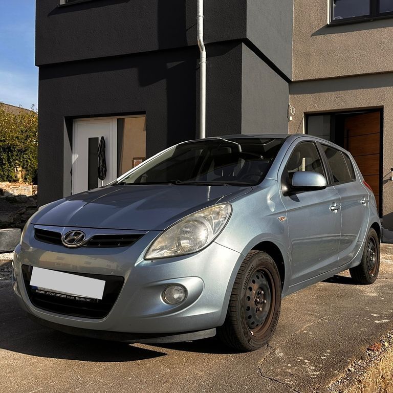i20
