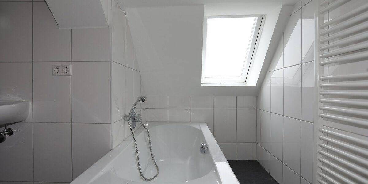 Etagenwohnung Bönnigheim - 2 Zimmer, 102 m&sup2;, 950&euro; | Angebot:26904110