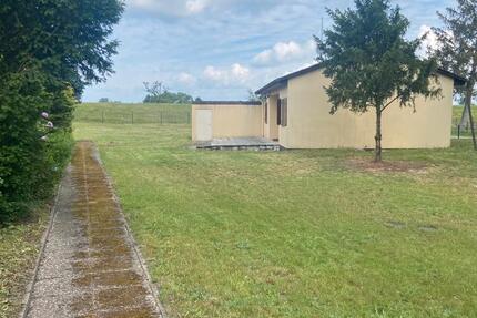 Haus, Garage mit großen Grundstück 3 zimmer