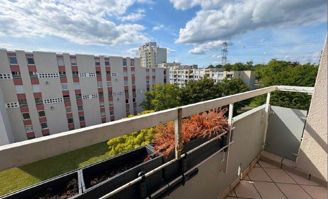 Dachgeschoßwohnung Ludwigsburg Eglosheim - 3.5 Zimmer, 77 m&sup2;, 1.100&euro; | Angebot:27608843