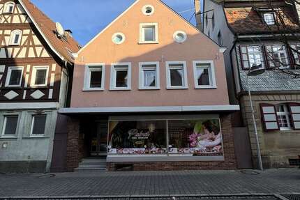 Haus zum Kaufen in Lauffen am Neckar 270.000 € 200 m² 4 zimmer