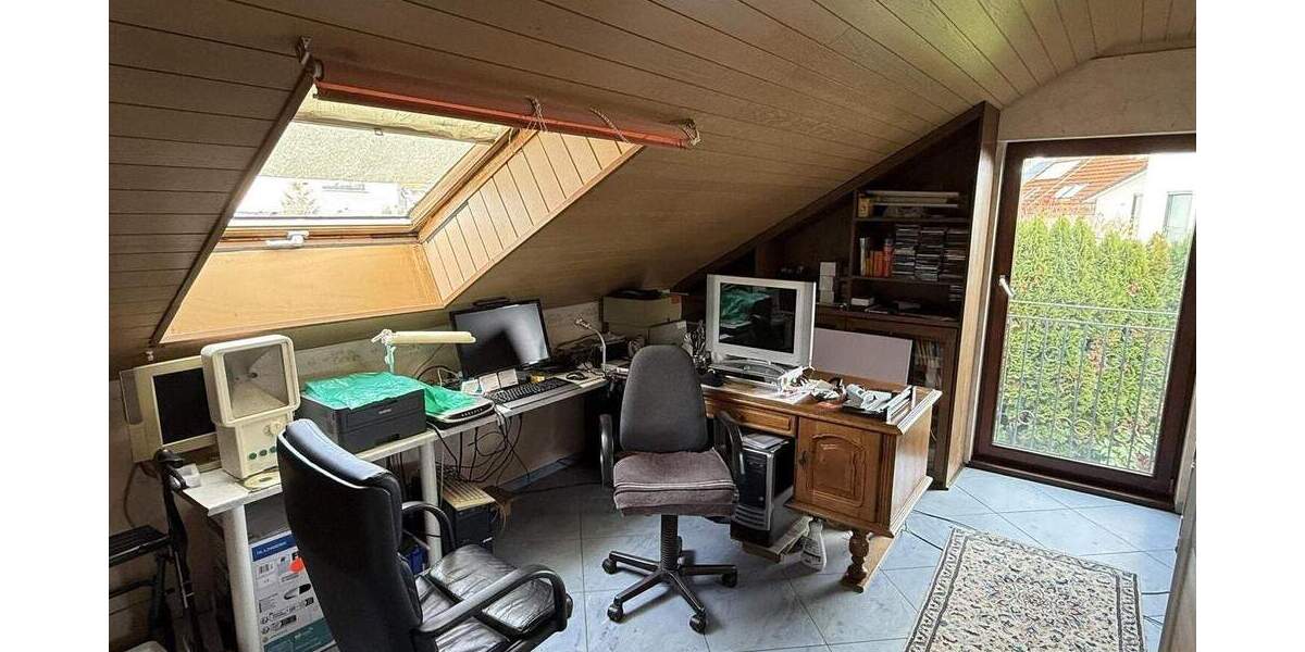 Freistehendes Einfamilienhaus mit Einliegerwohnung 7 zimmer