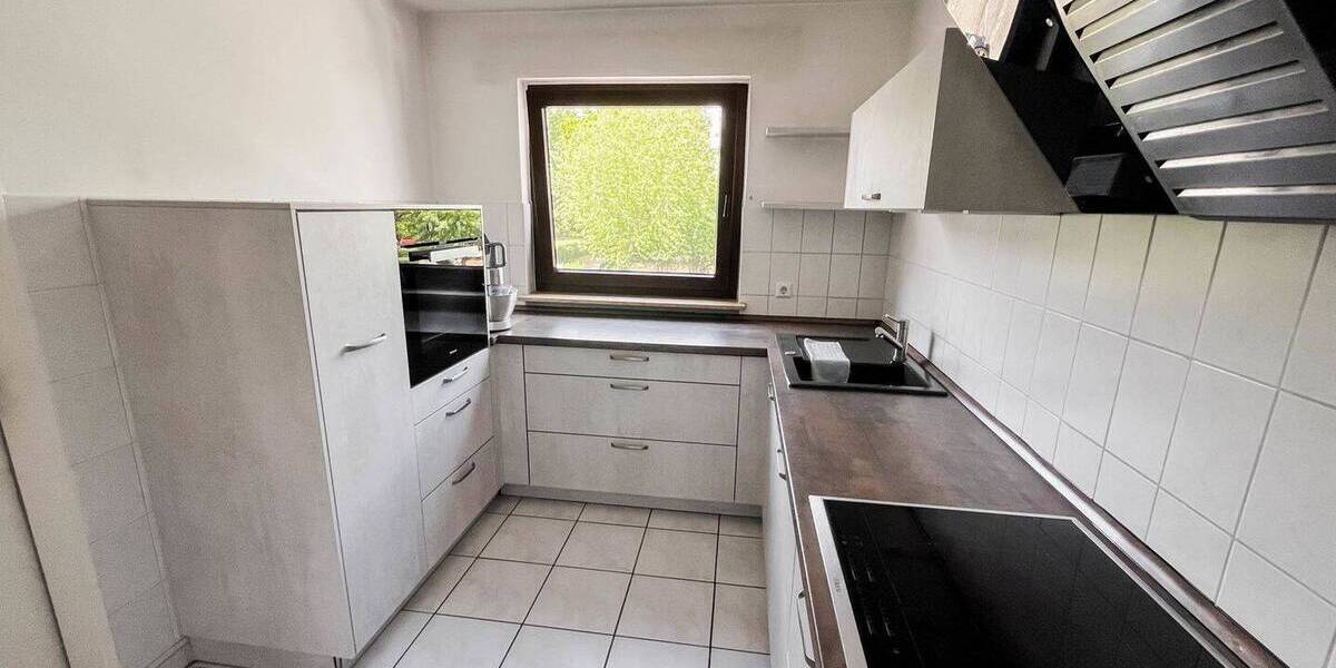 Helle Wohnung mit Balkon und Blick ins Grüne - Modernisiert und sofort bezugsfertig 4 zimmer