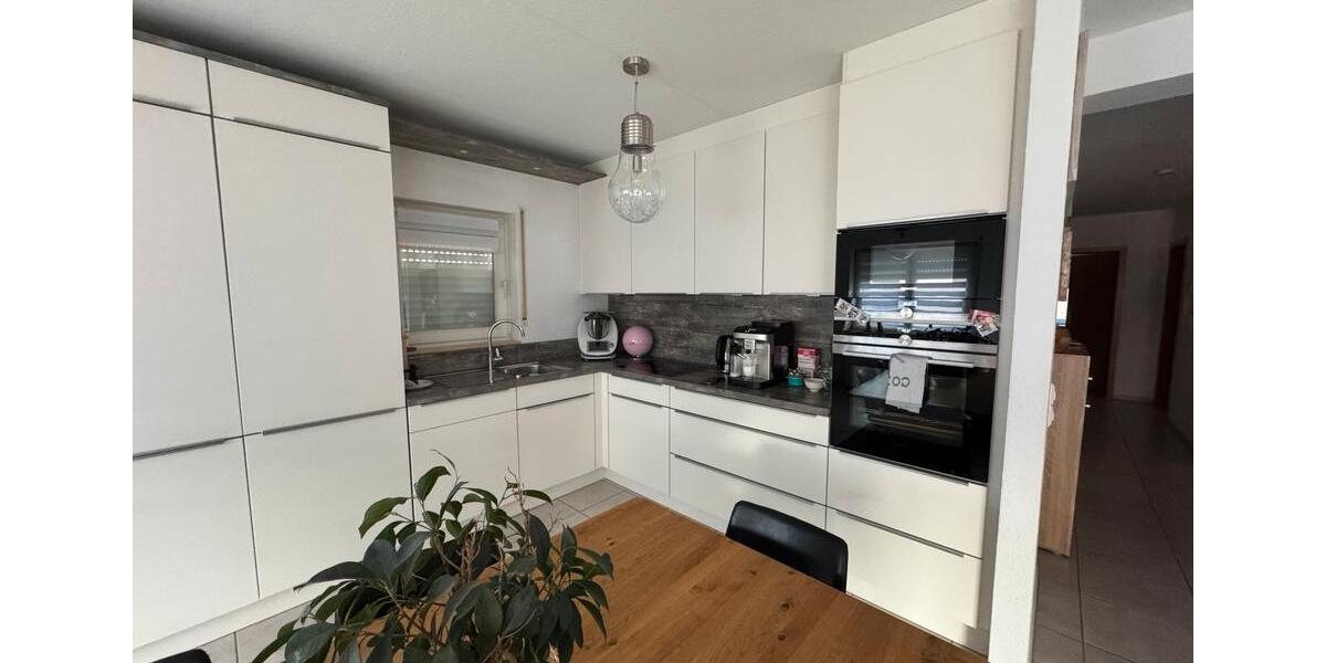 KAPITALANLAGE-provisionsfrei-sofortige Mieteinnahme-4,5 Zi Whg. 4.5 zimmer