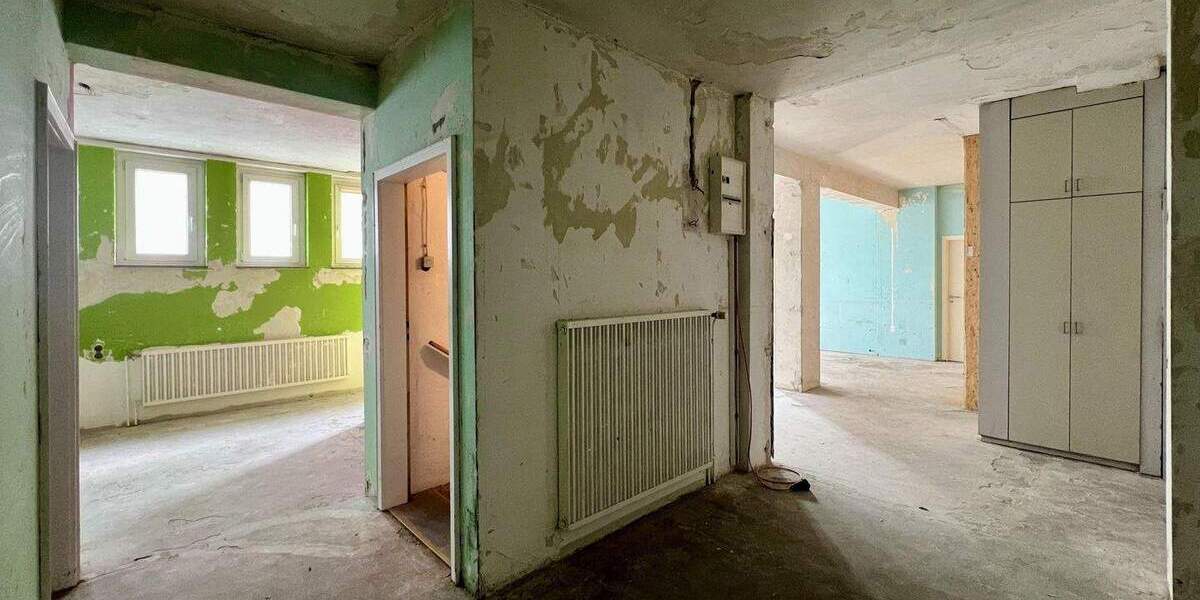 Gewerbeeinheit mit vielseitiger Nutzungsmöglichkeit - vermietete Teilfläche und großzügige Lagerflächen 4 zimmer