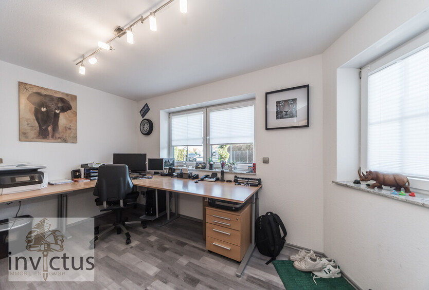 Wohnen mit Stil: Großzügiges Haus mit 6 Zimmern, Wintergarten, Doppelgarage, Kamin & Einliegerwhg! 6.5 zimmer