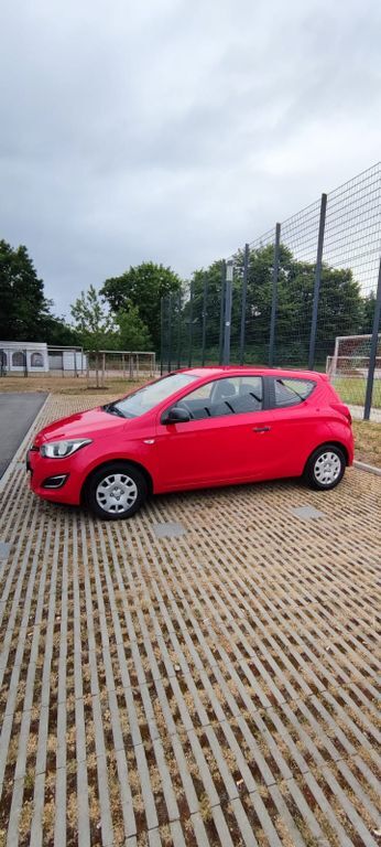 Hyundai i20 150.000 km 1.999 € Massenbachhausen 74252