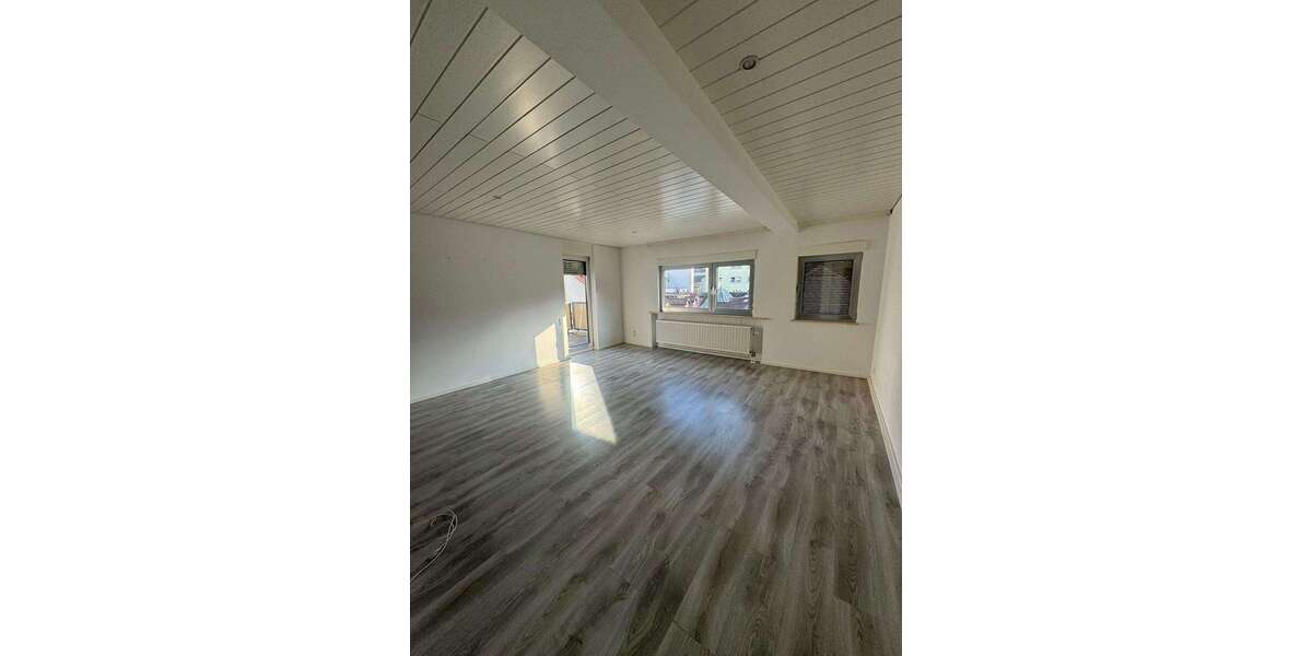 Etagenwohnung Sinsheim - 4 Zimmer, 110 m&sup2;, 1.300&euro; | Angebot:27129654