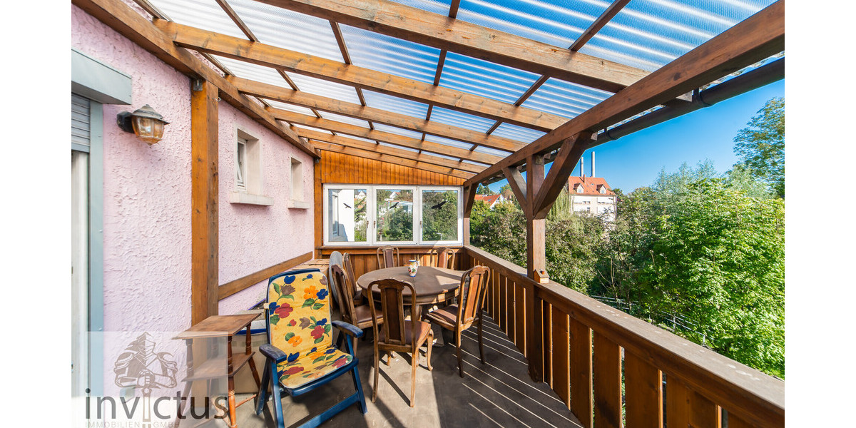 Dreifamilienhaus mit großem Garten, Terrasse u. Loggia! Wohnen und Vermieten unter einem Dach. 8 zimmer