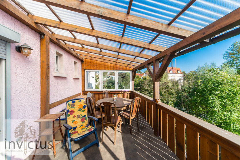 Dreifamilienhaus mit großem Garten, Terrasse u. Loggia! Wohnen und Vermieten unter einem Dach. 8 zimmer