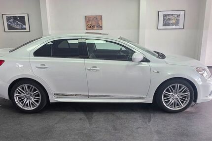 Suzuki Kizashi 114.000 km 7.900 &euro; Asperg/Ludwigsburg bei Stuttgart 71679
