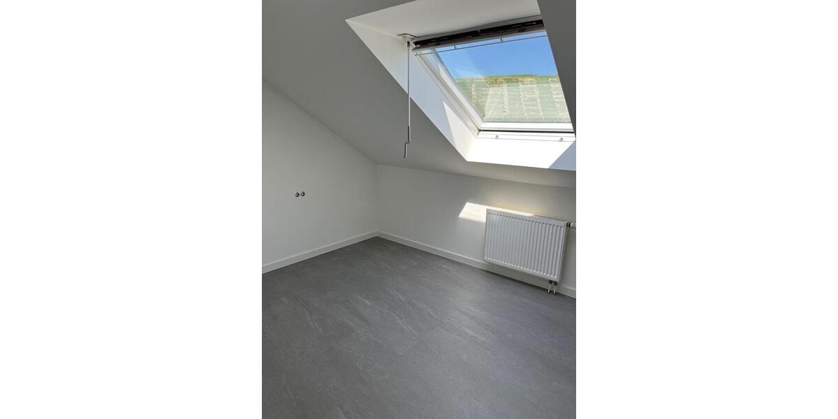 Dachgeschoßwohnung Kirchheim am Neckar - 3 Zimmer, 58 m&sup2;, 900&euro; | Angebot:26179695