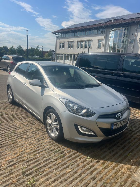 i30