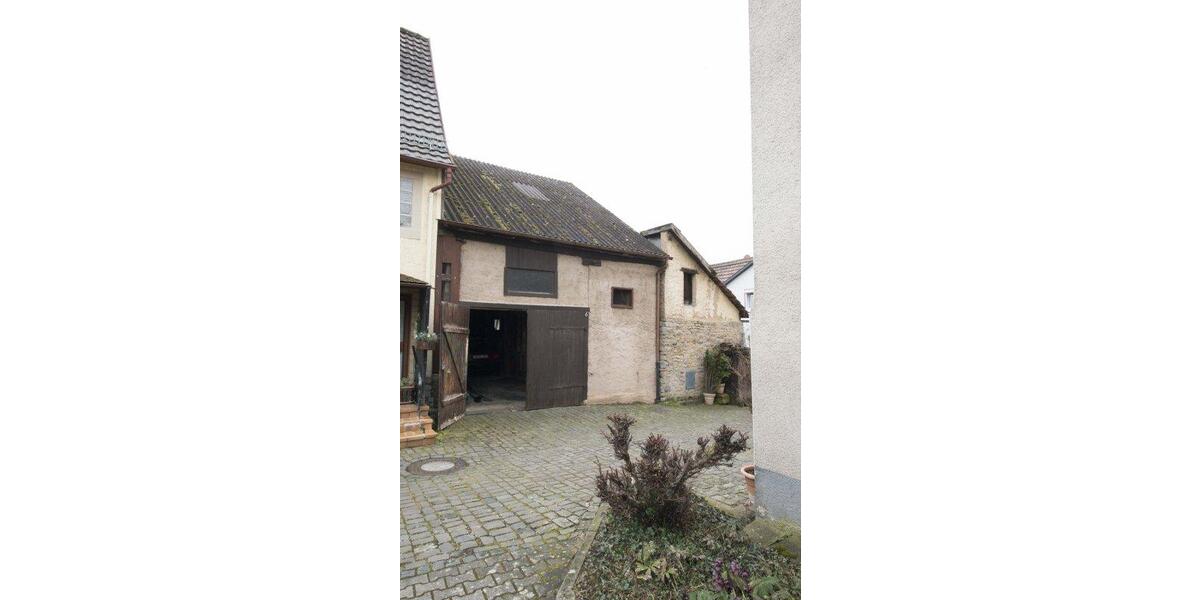 Einfamilienhaus Gundelsheim - 6 Zimmer, 130 m&sup2;, 320.000&euro; | Angebot:26763005