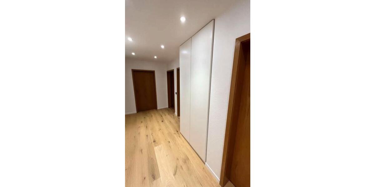 Dachgeschoßwohnung Markgröningen - 4.5 Zimmer, 92 m&sup2;, 369.000&euro; | Angebot:26704117