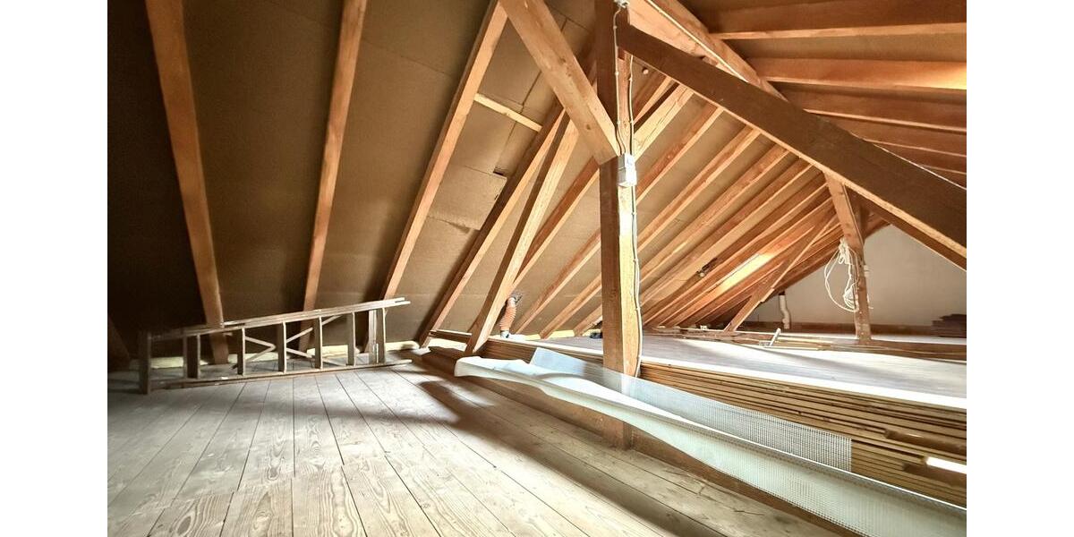 Dachgeschoßwohnung Kürnbach - 4 Zimmer, 120 m&sup2;, 1.175&euro; | Angebot:26284377