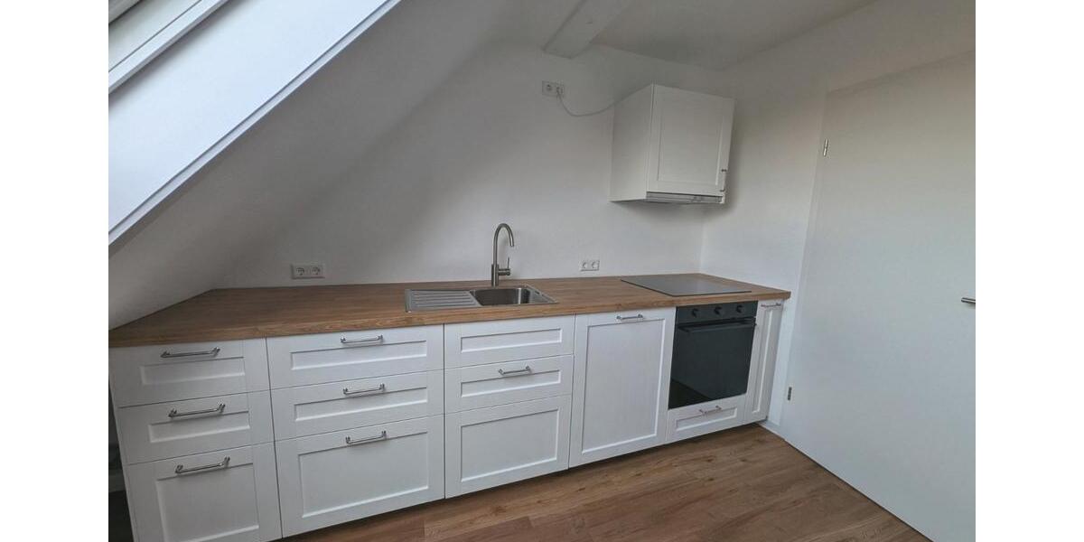 Dachgeschoßwohnung Ludwigsburg - 4 Zimmer, 97 m&sup2;, 1.315&euro; | Angebot:27608091
