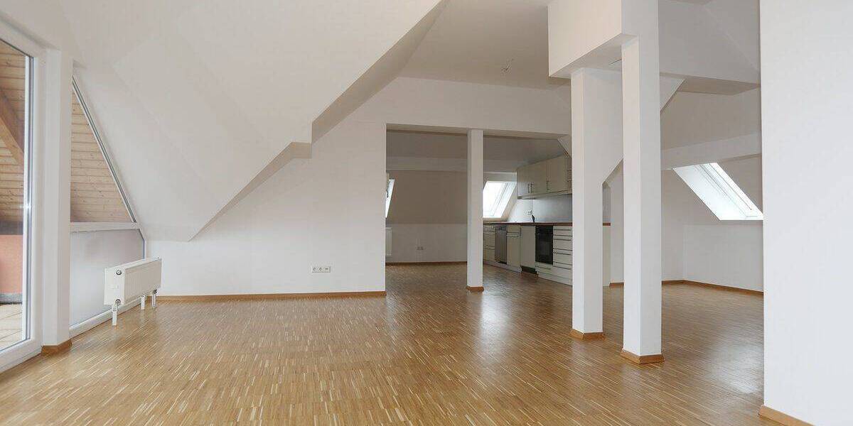 Etagenwohnung Bönnigheim - 2 Zimmer, 102 m&sup2;, 950&euro; | Angebot:26904110