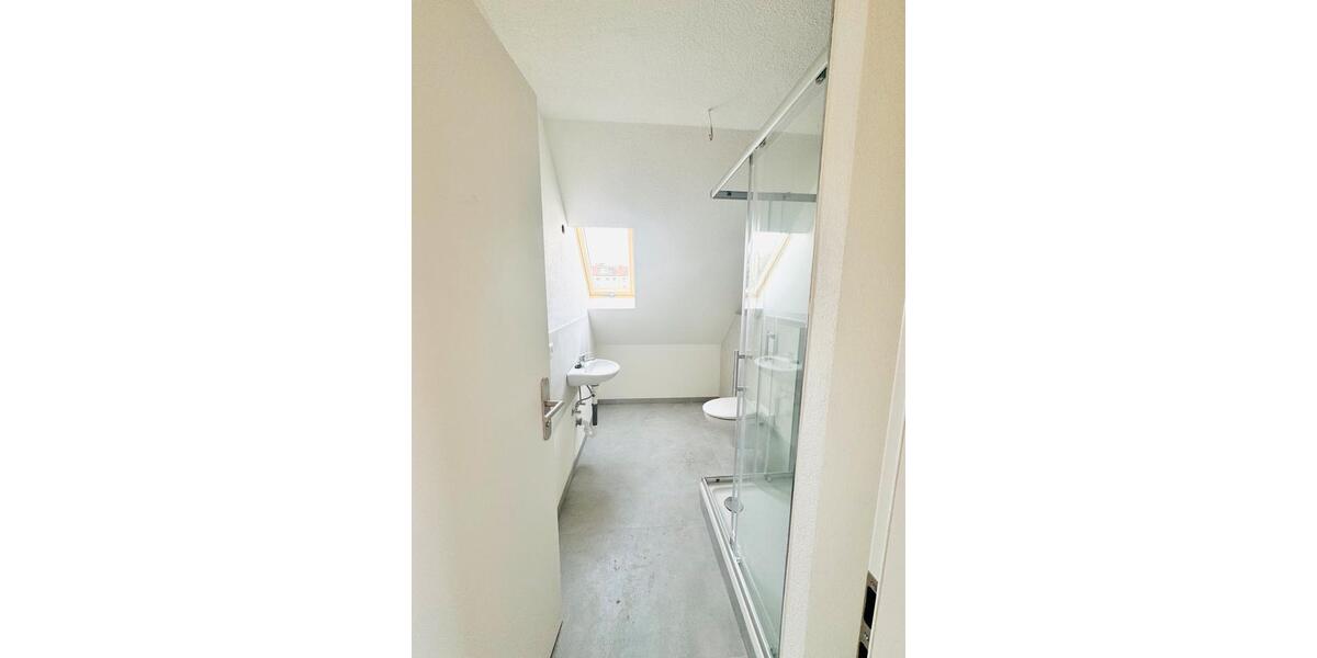 Dachgeschoßwohnung Heilbronn Frankenbach - 3 Zimmer, 20 m&sup2;, 1.000&euro; | Angebot:25102767