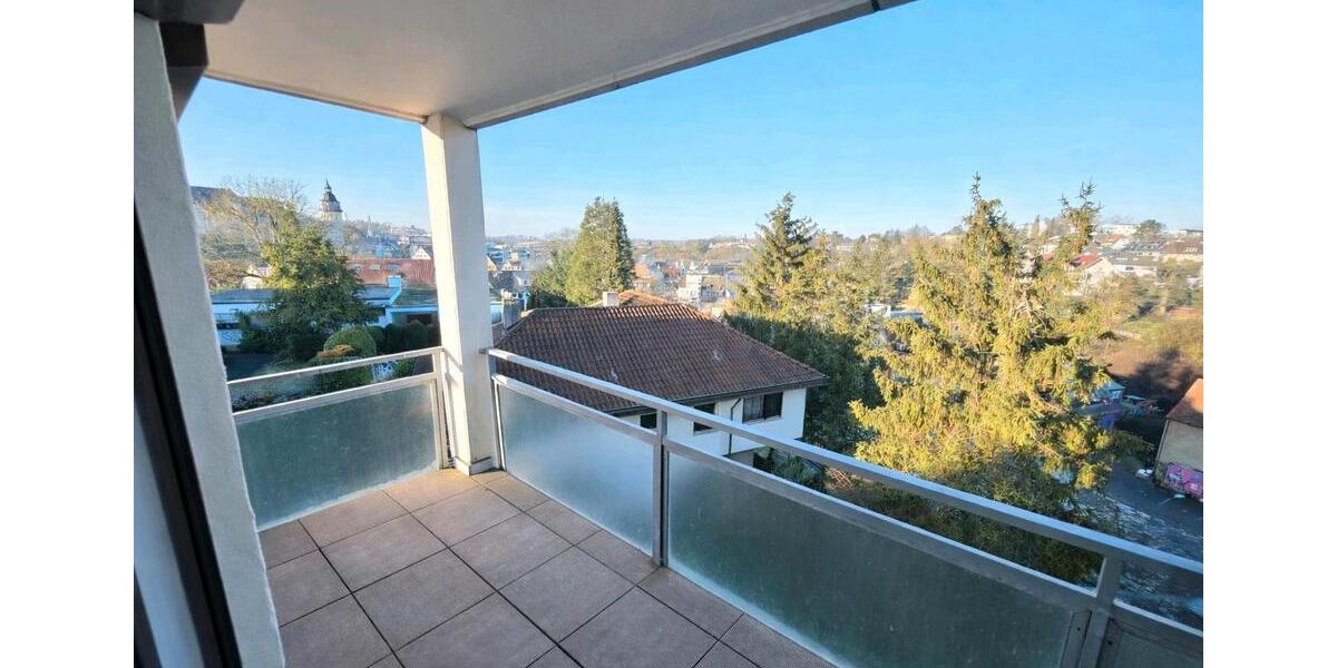 Möblierte 2-Zimmer-Wohnung mit Balkon & traumhafter Aussicht 2 zimmer