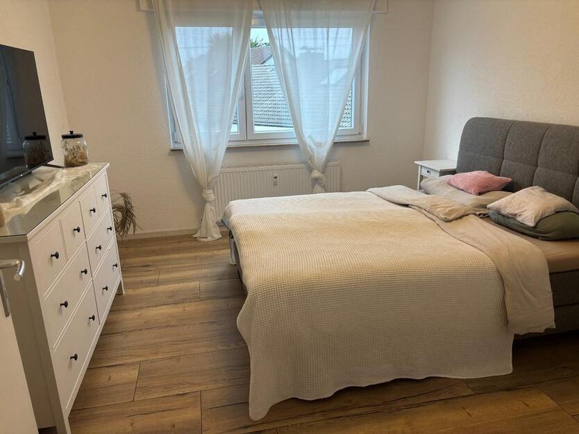 Familienfreundliche 5-Zimmer-Wohnung mit Balkon, Garten, Garage &