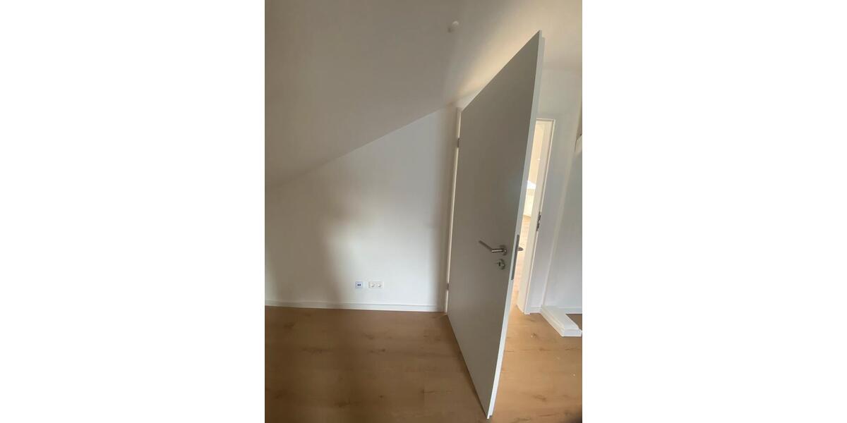 Dachgeschoßwohnung Heilbronn Horkheim - 3 Zimmer, 100 m&sup2;, 1.300&euro; | Angebot:26547367