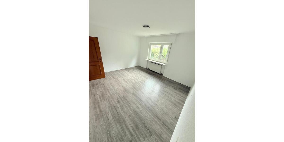 Hochparterre Ludwigsburg Eglosheim - 2 Zimmer, 84 m&sup2;, 1.100&euro; | Angebot:26574196
