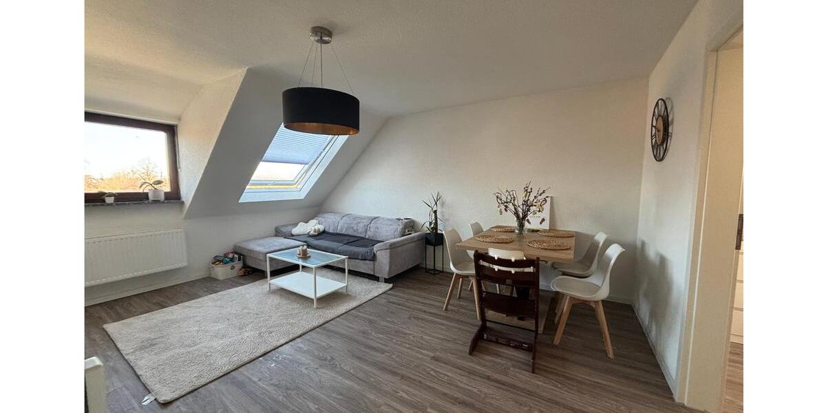 Dachgeschoßwohnung Pleidelsheim - 3 Zimmer, 65 m&sup2;, 840&euro; | Angebot:26477080