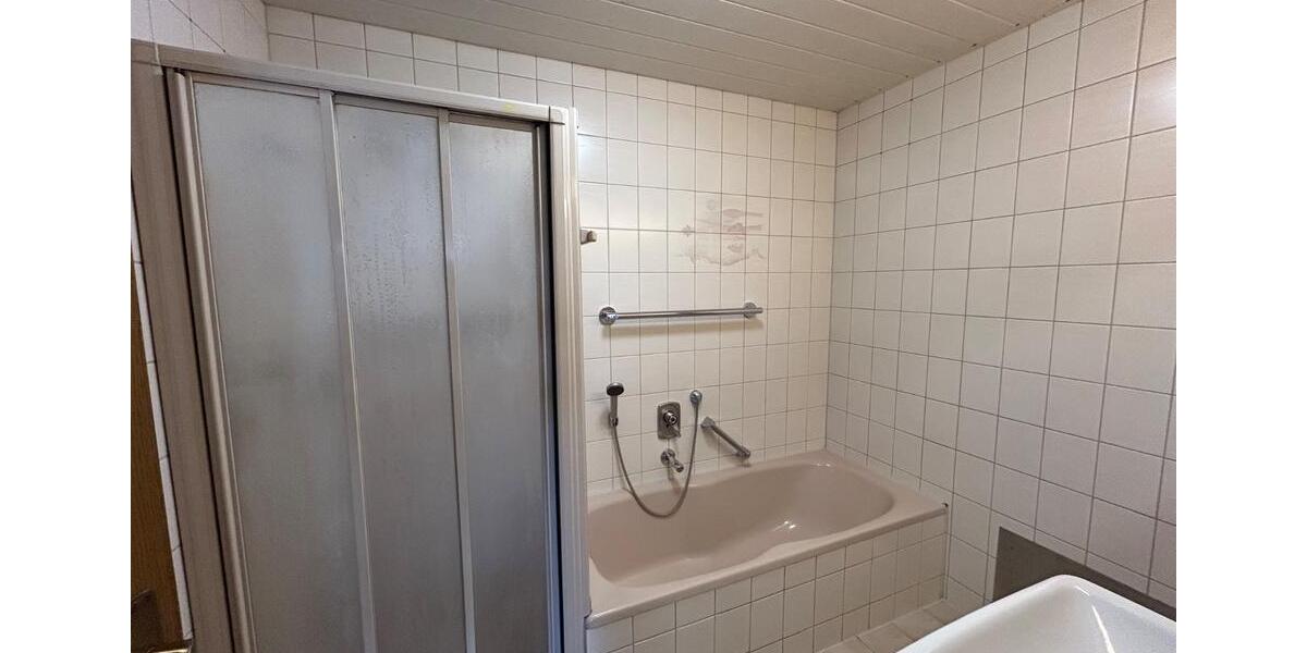 Etagenwohnung Brackenheim - 2 Zimmer, 78 m&sup2;, 870&euro; | Angebot:26656538
