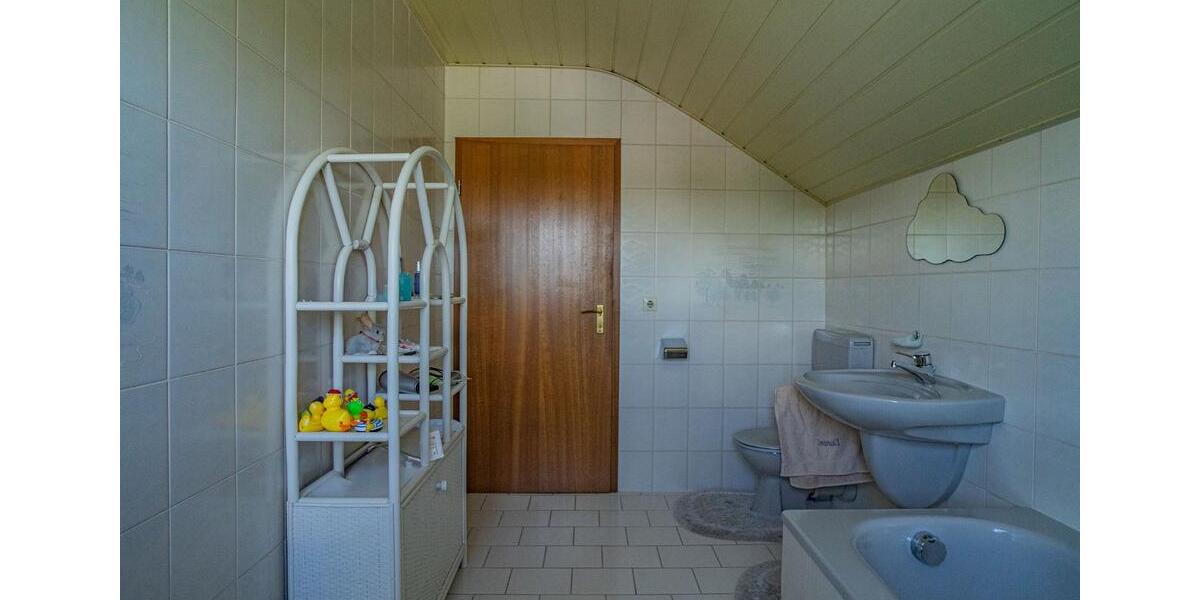 Einfamilienhaus Sulzfeld - 7 Zimmer, 230 m&sup2;, 520.000&euro; | Angebot:26592934