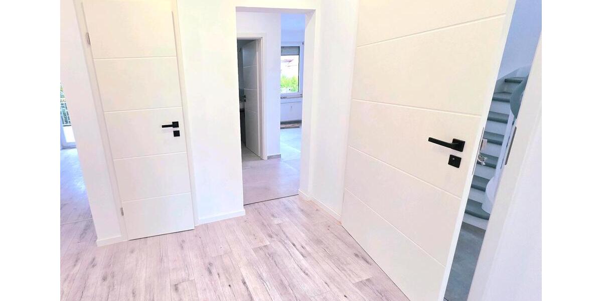 100m² 4,5 Zi. Wohnung | Balkon & Kamin | Erstbezug n. Sanierung 4.5 zimmer