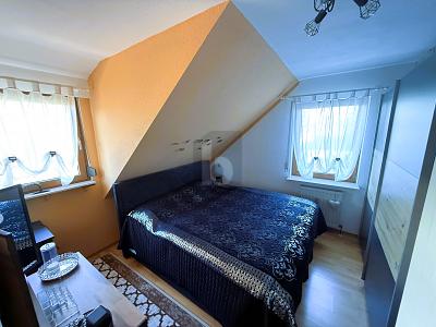 LICHTDURCHFLUTETES WOHNEN MIT CHARME IN RUHIGER LAGE - Dachgeschoßwohnung Leingarten | Angebot:25150230