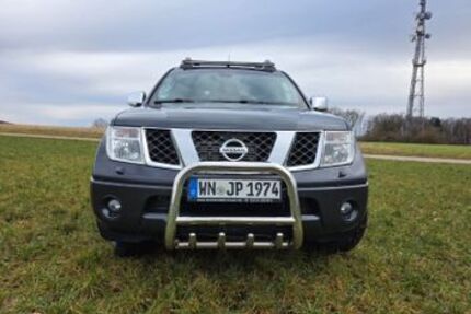 Nissan Navara 253.000 km 9.500 &euro; Großerlach 71577