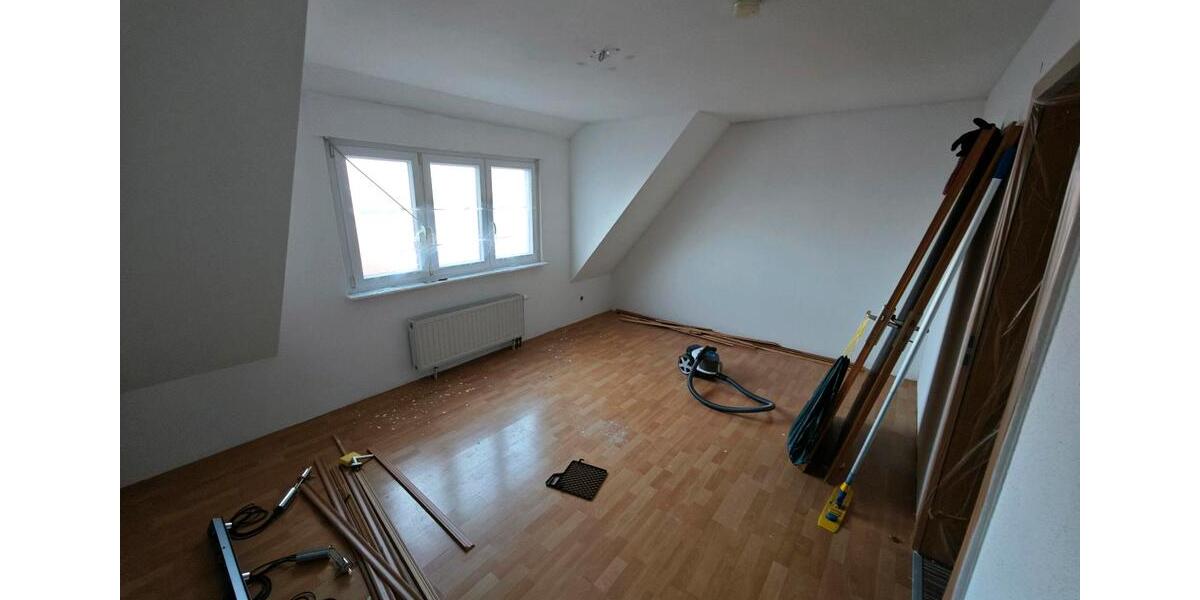Maisonettenwohnung Brackenheim - 4.5 Zimmer, 100 m&sup2;, 1.400&euro; | Angebot:25844607