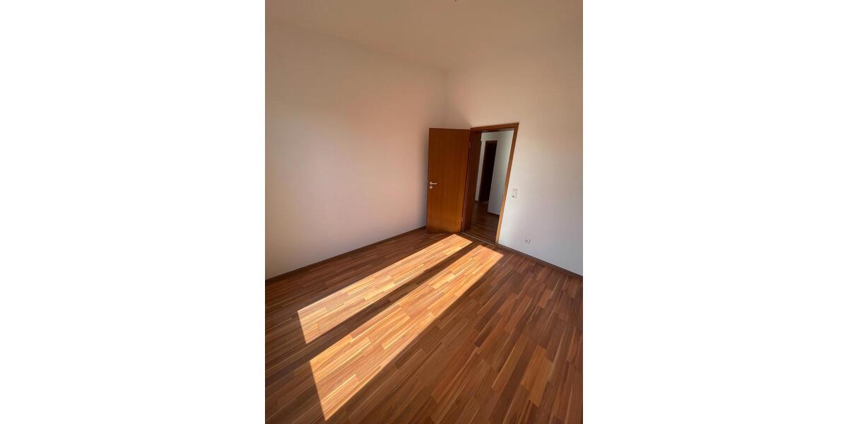 Dachgeschoßwohnung Ludwigsburg - 3 Zimmer, 70 m&sup2;, 369.000&euro; | Angebot:26729617