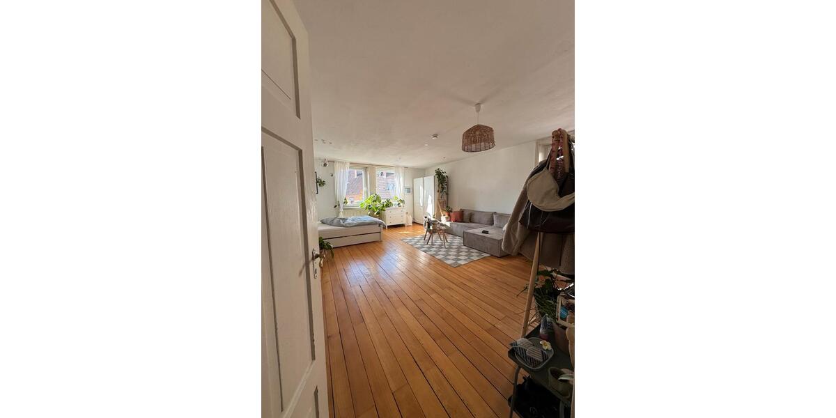 Dachgeschoßwohnung Ludwigsburg - 5 Zimmer, 144 m&sup2;, 470&euro; | Angebot:27625118