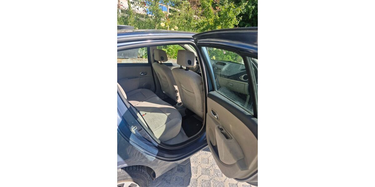 Renault Clio 92.000 km 2.250 &euro; Schefflenz 74850