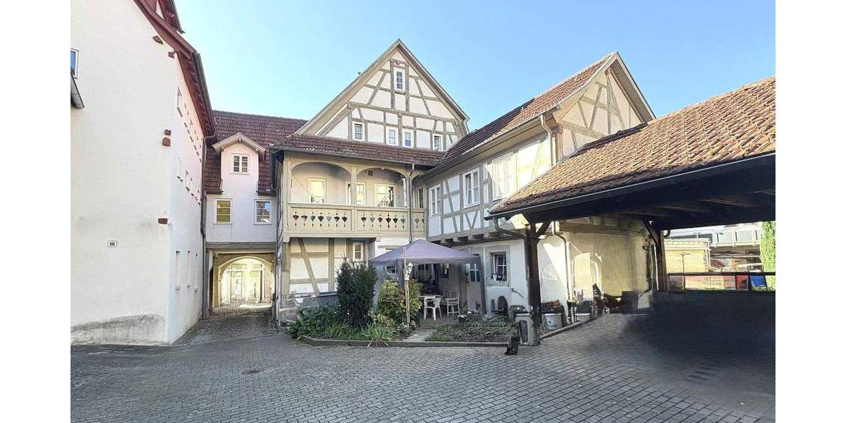 Vermietete, charmante 2-Zimmer-Erdgeschosswohnung in denkmalgeschütztem Gebäude in Lauffen am Neckar 2 zimmer