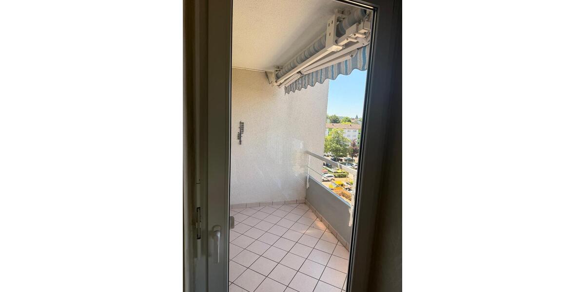 Dachgeschoßwohnung Ludwigsburg Eglosheim - 3.5 Zimmer, 77 m&sup2;, 1.100&euro; | Angebot:27608843