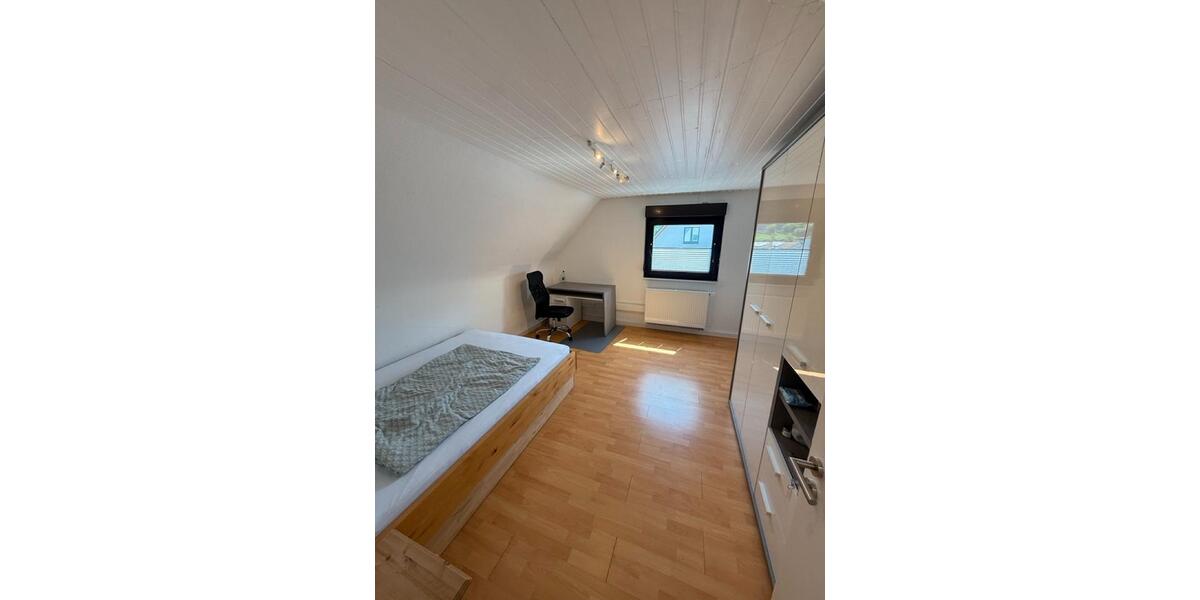 Etagenwohnung Mosbach - 5 Zimmer, 120 m&sup2;, 1.250&euro; | Angebot:26268869