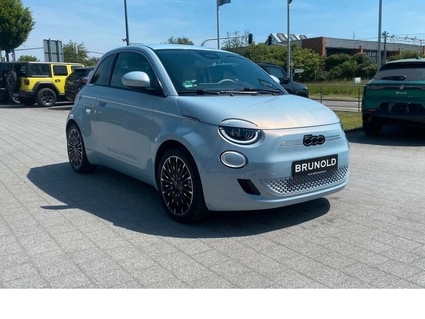Fiat 500e la Prima ´´Himmelblau´´ 2.500 km 24.900 € Backnang, 71522