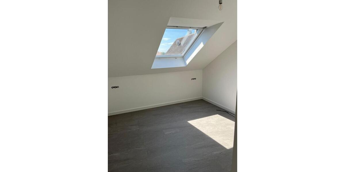 Dachgeschoßwohnung Kirchheim am Neckar - 3 Zimmer, 58 m&sup2;, 900&euro; | Angebot:26179695