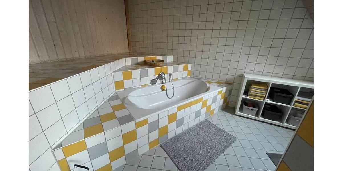 Mehrfamilienhaus, Wohnhaus Sachsenheim Kleinsachsenheim - 6 Zimmer, 172 m&sup2;, 349.000&euro; | Angebot:26108174