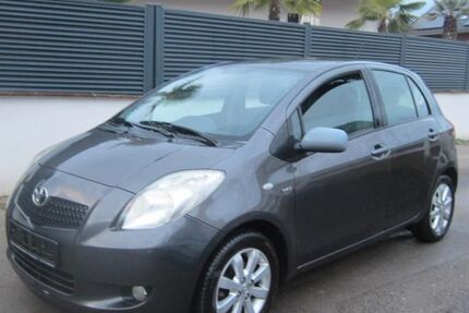 Toyota Yaris 251.000 km 1.890 &euro; Öhringen-Cappel 74613
