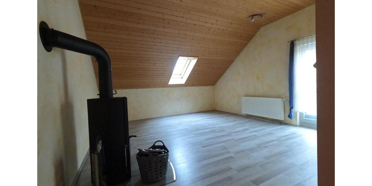 Dachgeschoßwohnung Bad Rappenau - 2.5 Zimmer, 73 m&sup2;, 700&euro; | Angebot:26326750