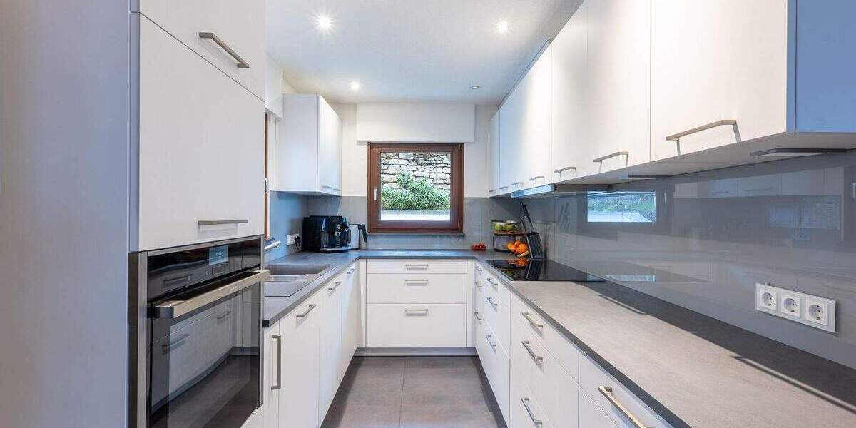 WEITBLICK: Zwei Lebensräume unter einem Dach! 7 zimmer